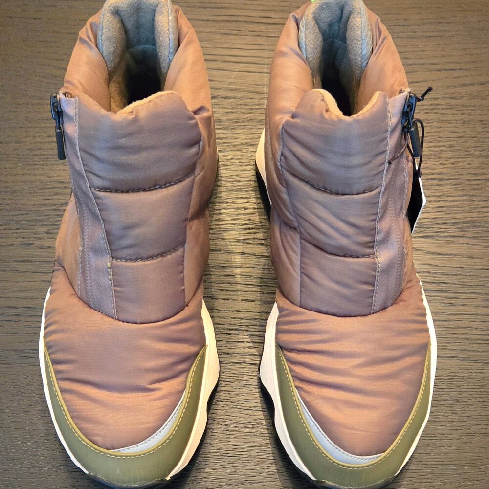 SOREL Kinetic Impact Puffy Zip Women's Boots (size 8 US)